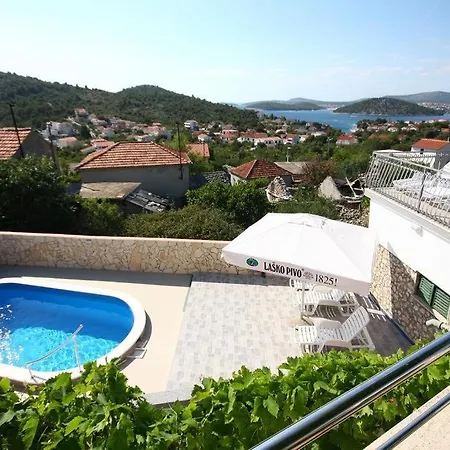 Casa de Férias Holiday House With A Swimming Pool Razanj, Rogoznica - 17904 *